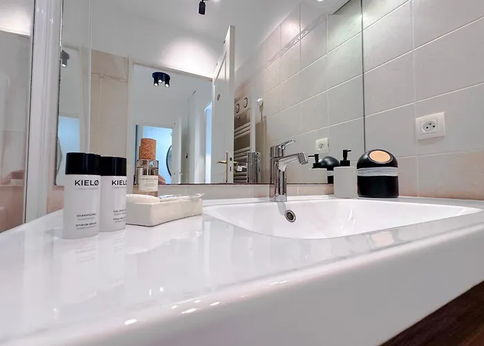 Saint Roch 2 - Confortable, Lumineux, Garage, Gare A 300m *