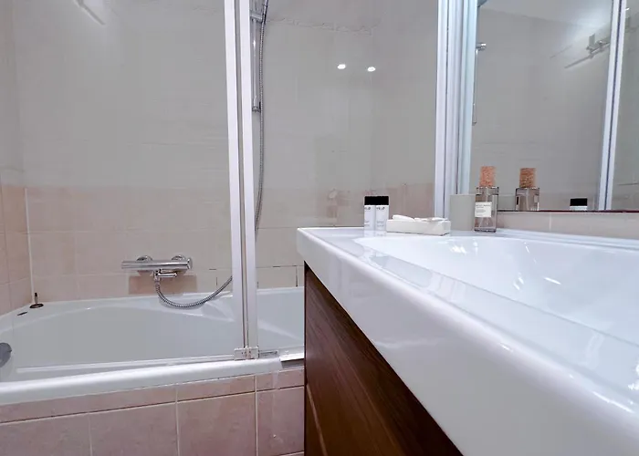 Apartamento Saint Roch 2 - Confortable, Lumineux, Garage, Gare A 300m Antibes